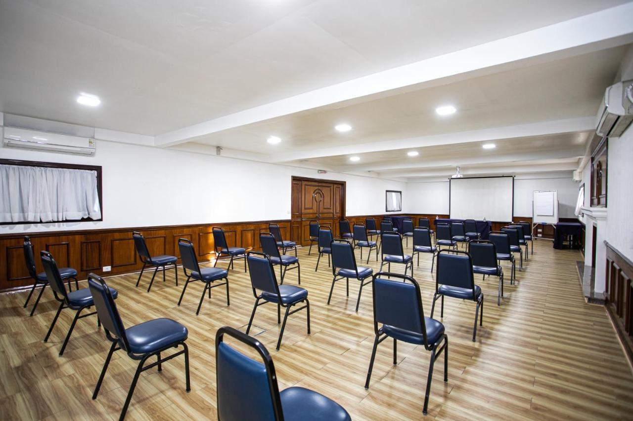 Hotel Dan Inn Curitiba Centro By Nacional Inn Экстерьер фото